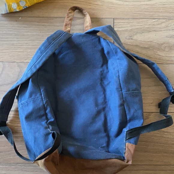 Backpack - Picture 3 of 3